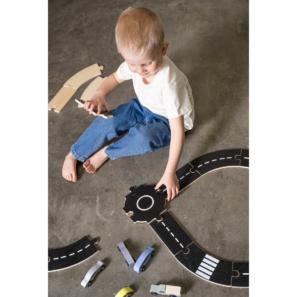 Drvena staza za auta + 5 auta