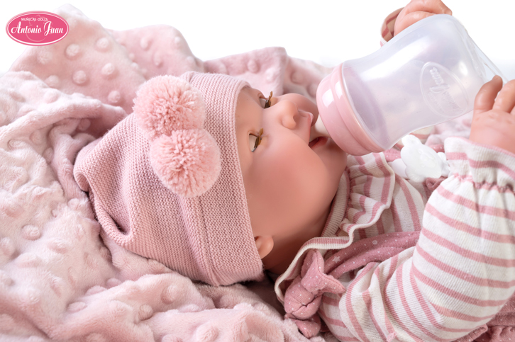 Antonio Juan beba piškilica Mia sa dekicom - 42cm Antonio Juan beba piškilica Mia sa dekicom - 42cm