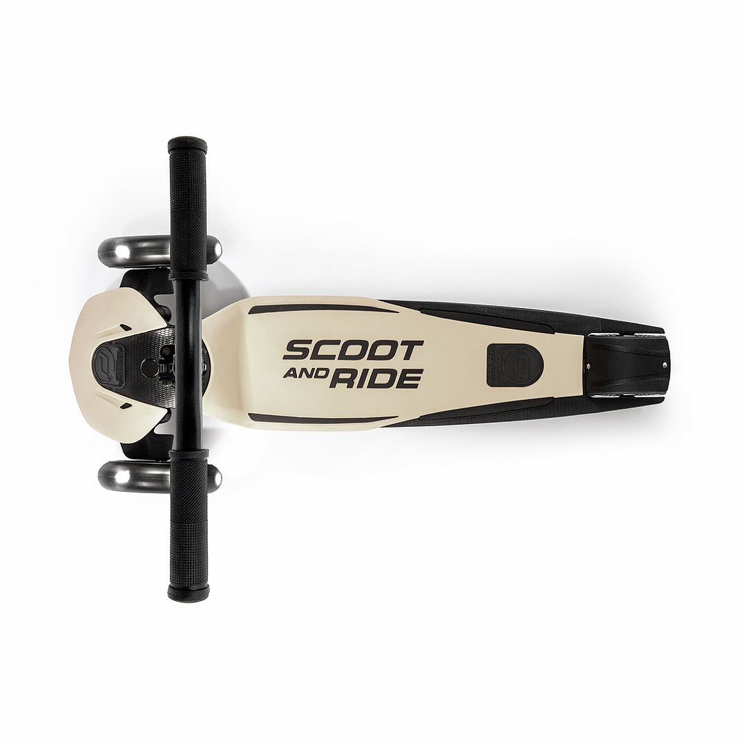 Scoot and Ride Highwaykick 5 Ash LED - trotinet Scoot and Ride Highwaykick 5 Ash LED - trotinet