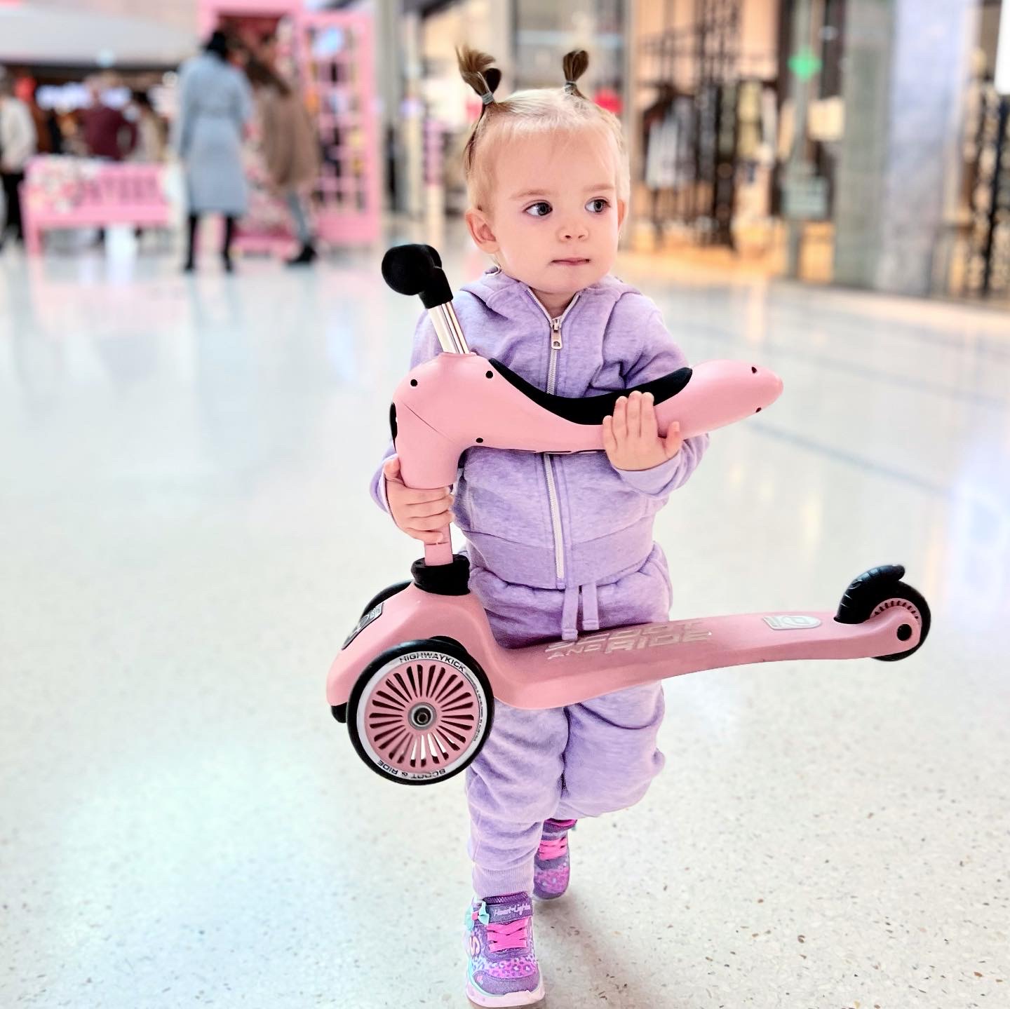 Scoot and Ride trotinet i guralica 2u1