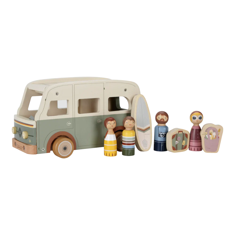 Little Dutch Drveni kamper + 4 drvene lutke Little Dutch Drveni kamper + 4 drvene lutke