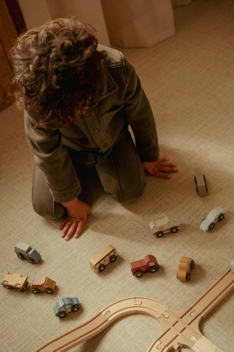 Little Dutch Drveni autići - set od 9 drvenih auta - Slika 3