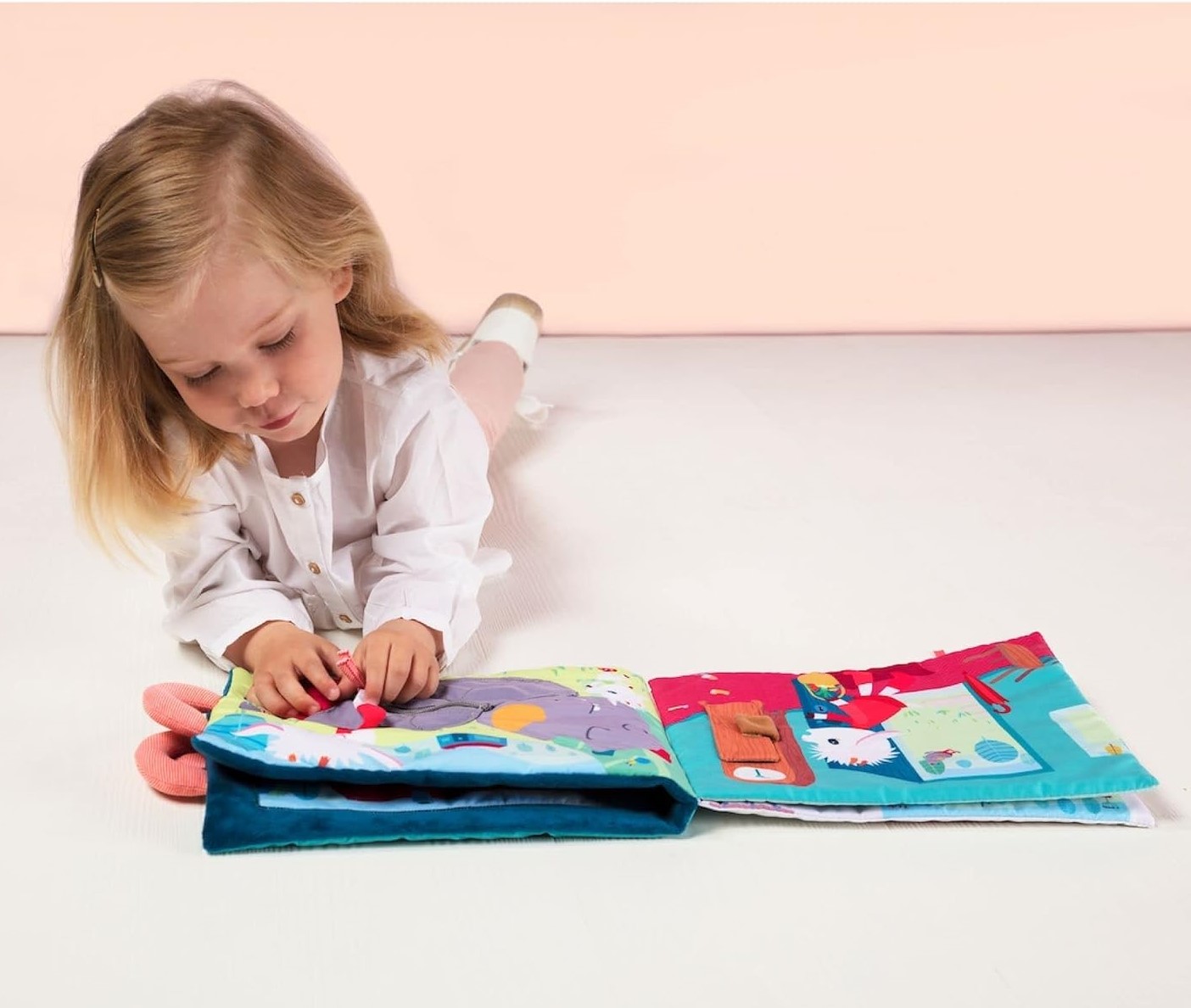 Lilliputiens Aktivnosna knjiga - Vuk i 7 kozlića Lilliputiens Aktivnosna knjiga - Vuk i 7 kozlića