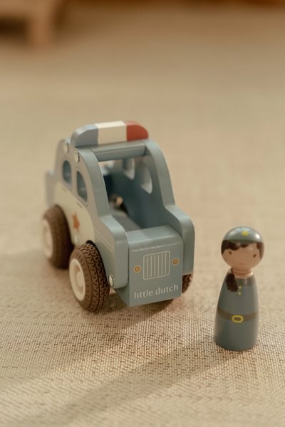 Little Dutch Drveno policijsko vozilo