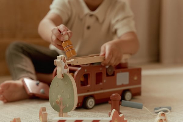 Little Dutch drveno Vatrogasno vozilo sa dodacima Little Dutch drveno Vatrogasno vozilo sa dodacima