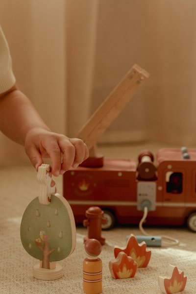 Little Dutch drveno Vatrogasno vozilo sa dodacima Little Dutch drveno Vatrogasno vozilo sa dodacima